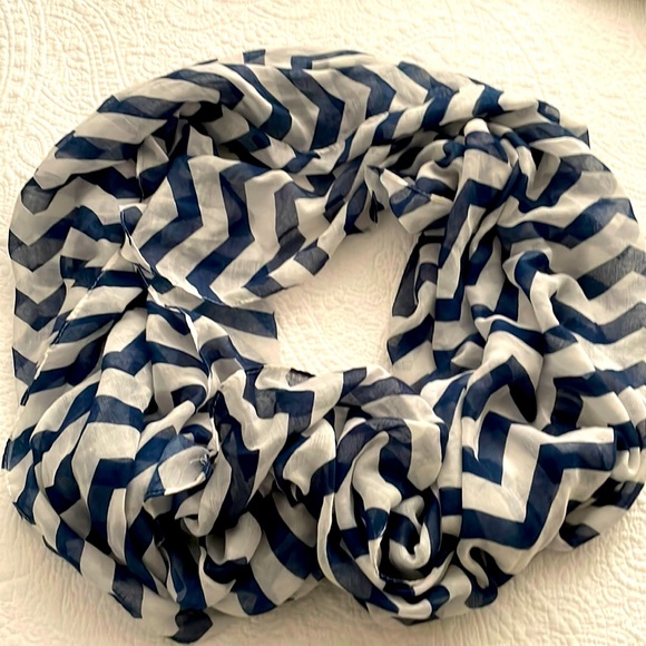 Blue and white stripped infinity scarf - Picture 1 of 1